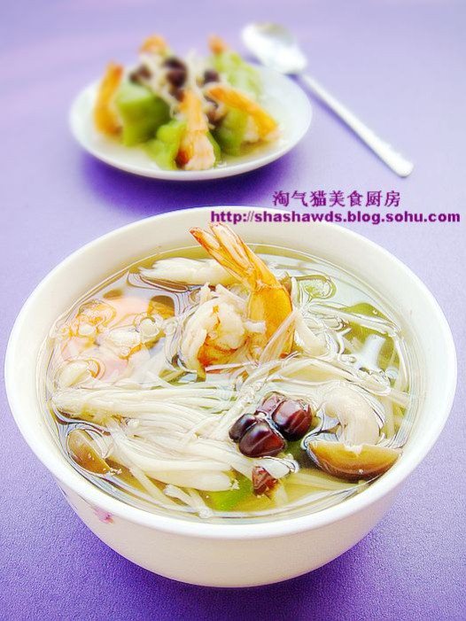 翡翠鲜虾玉米浓汤