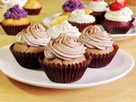 Beer-batter maple bacon spring break cupcake混酒枫糖培根春假纸杯蛋糕