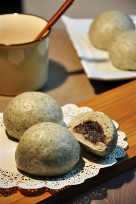 黑芝麻红豆包