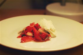法式龙蒿腌草莓