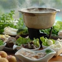 可以让美眉们吃出漂亮吃出健康的猪蹄黄豆粥底火锅的做法