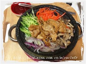 韩国鸡肉时蔬石锅拌饭