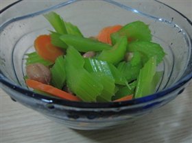 芹菜花生米