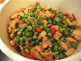 青豆炒鸡腿