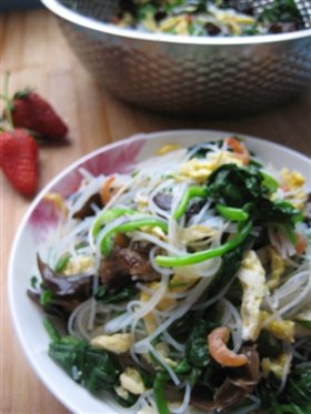 年后第一道菜——三口不同口味的海米木耳拌菠菜