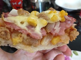 双层馅料厚土司披萨