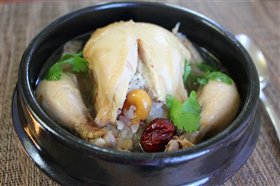 参鸡汤(Samgyetang)