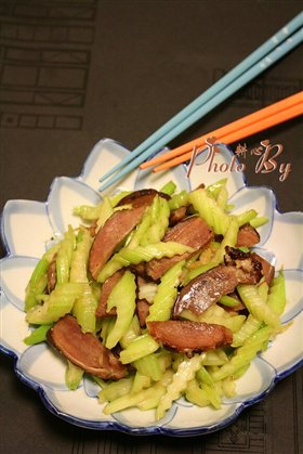 西芹炒野猪肉