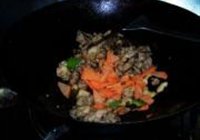 辣子鸡丁炒年糕的做法 步骤8