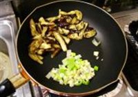 鱼香茄子的做法 步骤5