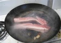 青椒回锅肉的做法 步骤2