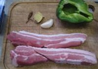 青椒回锅肉的做法 步骤1
