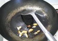 青椒回锅肉的做法 步骤7