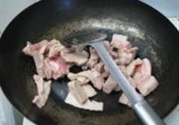 青椒回锅肉的做法 步骤5