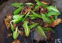农家小炒肉的做法 步骤15