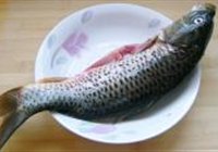糖醋鲤鱼的做法 步骤1