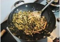 笋丝雪菜炒香干肉丝的做法 步骤6
