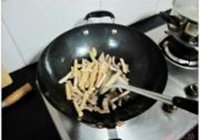 笋丝雪菜炒香干肉丝的做法 步骤3