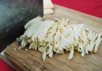 香干炒韭菜的做法 步骤3