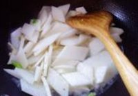 白萝卜烩虾仁的做法 步骤5