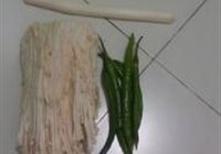 红油金针菇棒棒鸡的做法 步骤2