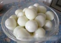 红烧鹌鹑蛋的做法 步骤2
