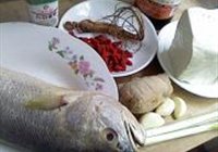 黄鱼炖豆腐的做法 步骤1
