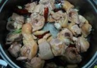 辣焖栗子鸡的做法 步骤8