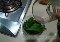 蜂蜜芹菜汁的做法 步骤2