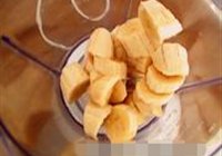 香蕉奶昔的做法 步骤3