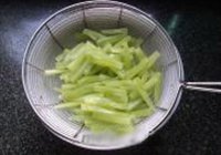 爽脆莴笋心的做法 步骤4