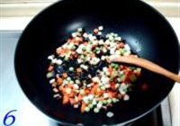 虾球鸡粒炒饭的做法 步骤6