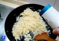 虾球鸡粒炒饭的做法 步骤9
