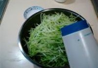 椒油拌萝卜丝的做法 步骤1