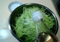 椒油拌萝卜丝的做法 步骤2