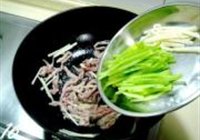 青椒炒肉丝的做法 步骤16
