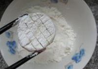 香煎茄片的做法 步骤3