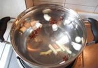 白切鸡的做法 步骤4