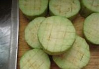 香煎茄片的做法 步骤1