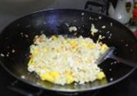菠萝鸡炒饭的做法 步骤10