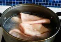 五香皮冻的做法 步骤1