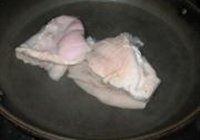 西芹拌猪肚的做法 步骤2