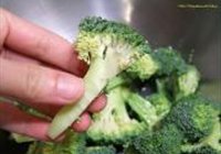 辣拌西兰花的做法 步骤2