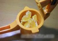 鲜榨橙汁的做法 步骤4