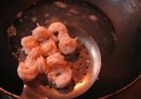 虾仁拌木耳的做法 步骤7