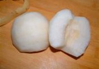 红酒雪梨的做法 步骤3
