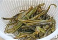 黄金海茸拌西芹的做法 步骤3