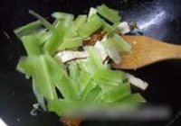 素炒鸡蛋香干莴笋的做法 步骤5