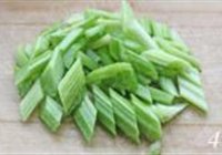 黄金海茸拌西芹的做法 步骤4