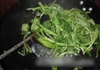 素炒萝卜秧的做法 步骤5